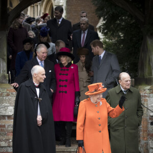La reine Elisabeth II et le prince Philip, duc d'Edimbourg, le prince Charles et Camilla Parker Bowles la duchesse de Cornouailles, Meghan Markle et son fiancé le prince Harry - La famille royale d'Angleterre arrive à la messe de Noël à l'église Sainte-Marie-Madeleine à Sandringham, le 25 décembre 2017. 