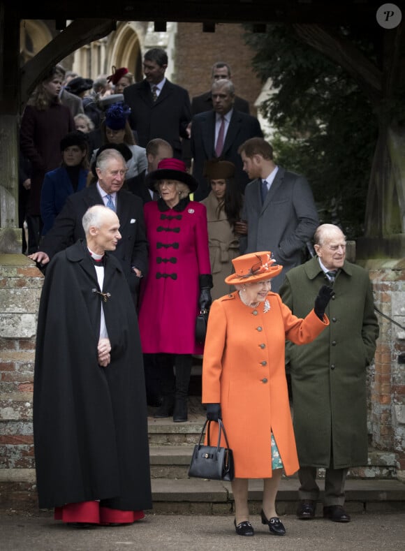 La reine Elisabeth II et le prince Philip, duc d'Edimbourg, le prince Charles et Camilla Parker Bowles la duchesse de Cornouailles, Meghan Markle et son fiancé le prince Harry - La famille royale d'Angleterre arrive à la messe de Noël à l'église Sainte-Marie-Madeleine à Sandringham, le 25 décembre 2017. 