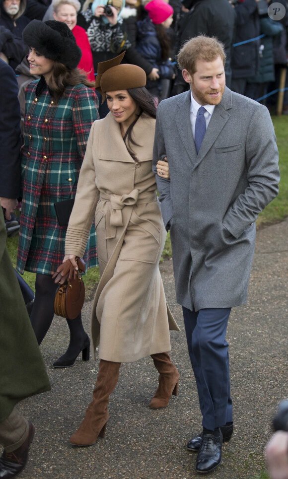 Meghan Markle et son fiancé le prince Harry - La famille royale d'Angleterre arrive à la messe de Noël à l'église Sainte-Marie-Madeleine à Sandringham, le 25 décembre 2017. 