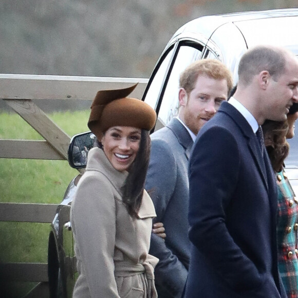 Exclusif - Kate Catherine Middleton, enceinte et le prince William, duc de Cambridge avec le prince Harry et sa fiancée Meghan Markle - La famille royale d'Angleterre arrive à l'église St Mary Magdalene pour la messe de Noël à Sandringham le 25 décembre 2017 