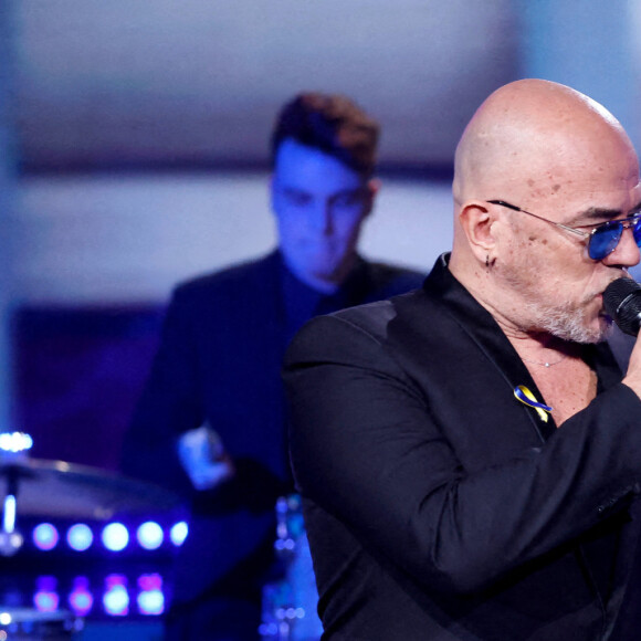 Pascal Obispo, Florent Pagny - Emission spéciale "Unis pour l'Ukraine" à la Maison de la Radio et de la Musique, diffusée en direct sur France 2 et présentée par Nagui et Leïla.Kaddour à Paris le 8 mars 2022. © Cyril Moreau / Jack Tribeca / Bestimage 