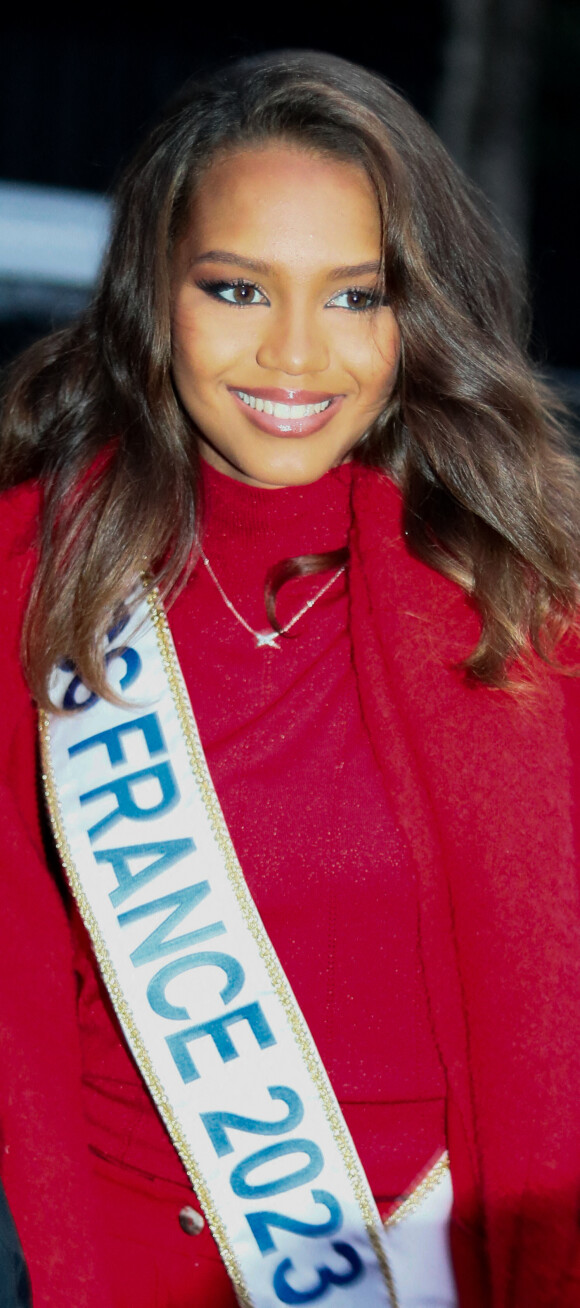 Indira Ampiot, Miss France 2023 - Arrivées à l'enregistrement de l'émission "Vivement Dimanche" au Studio Gabriel à Paris, présentée par M.Drucker © Christophe Clovis / Bestimage 