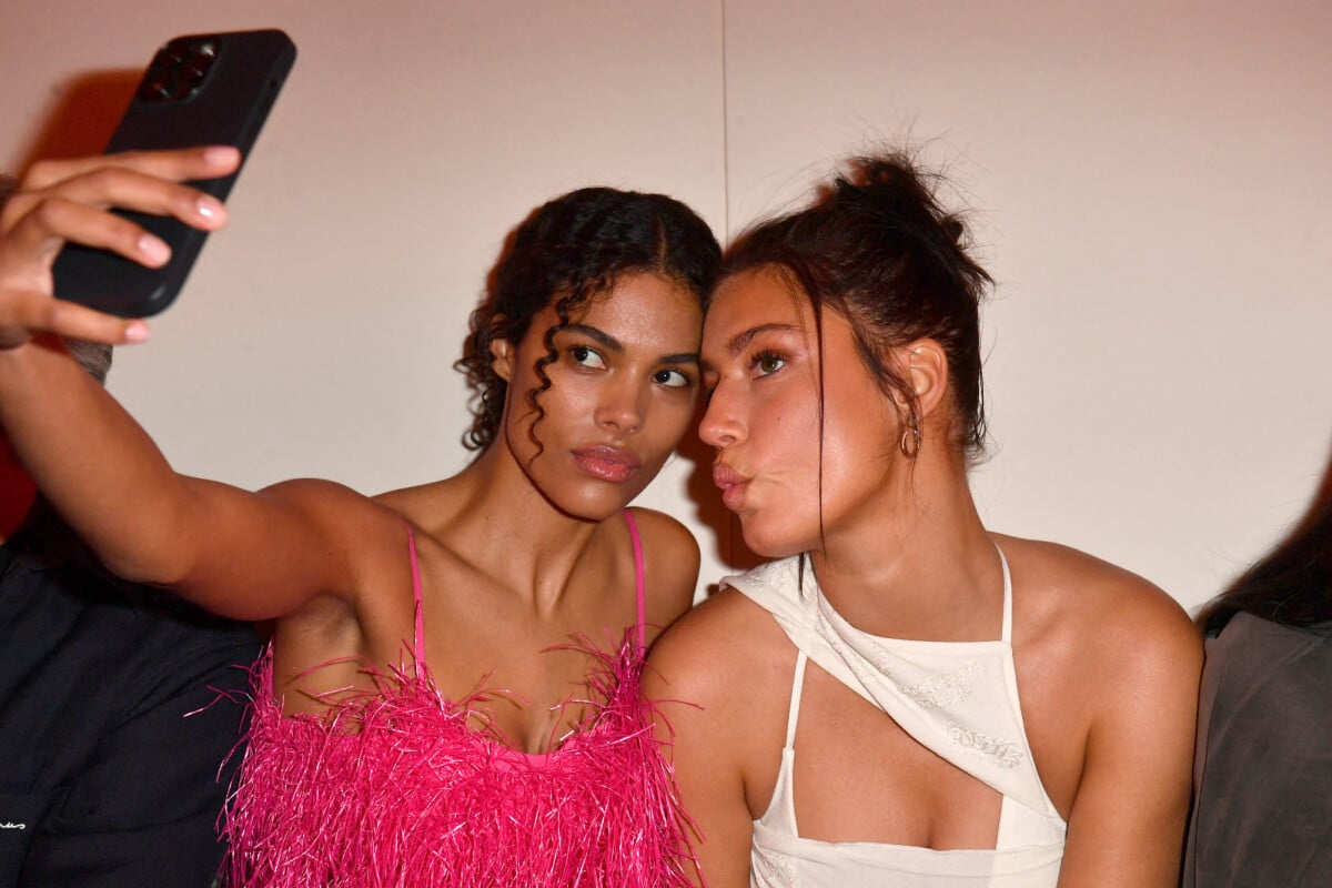 Photo : Tina Kunakey et Adèle Exarchopoulos - Photocall en front row du  défilé 