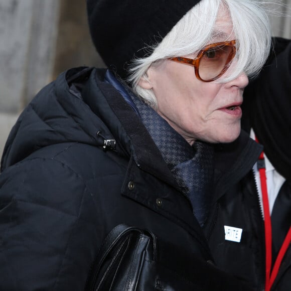 Exclusif - Françoise Hardy dans les rues de Paris le 11 Février 2016.