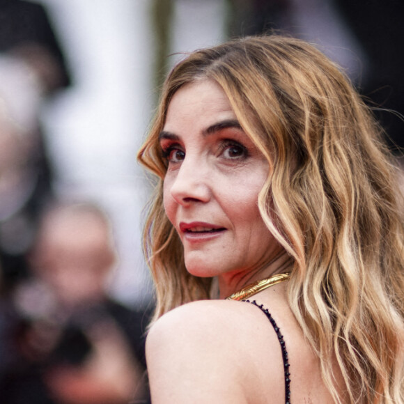 Clotilde Courau - Montée des marches du film " Les Amandiers " lors du 75ème Festival International du Film de Cannes. Le 22 mai 2022 © Cyril Moreau / Bestimage