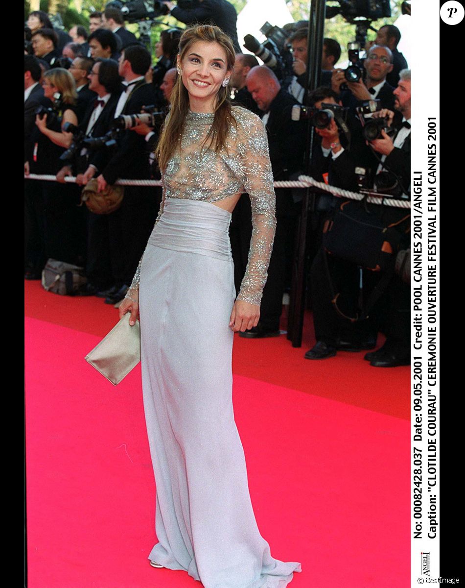 Clotilde Courau - Cérémonie d'ouverture du Festival de Cannes en 2001.