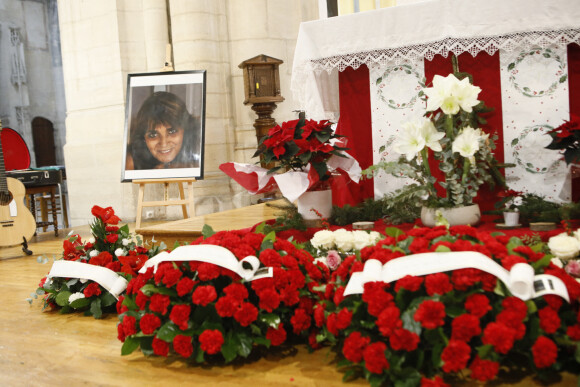Obsèques de la chanteuse Linda de Suza en l'église Saint Gervais-Saint Protais de Gisors. © Christophe Clovis/Bestimage