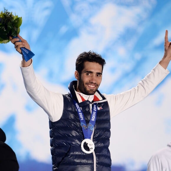 Martin Fourcade lors de la cérémonie des médailles à Sotchi, le 18 février 2014 après sa seconde place décrochée en mass start aux Jeux olympiques