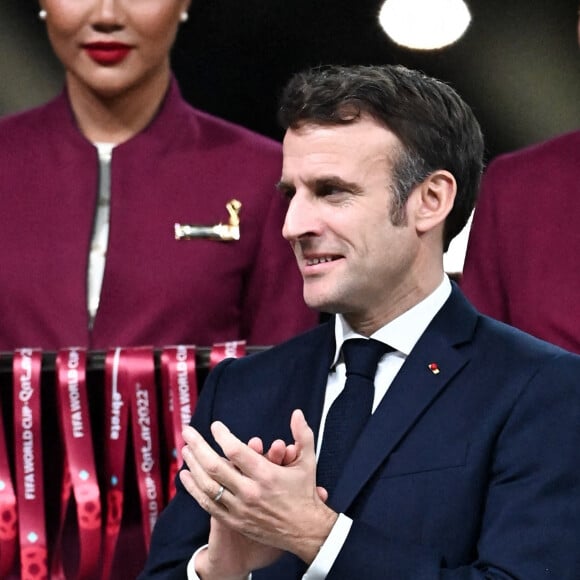 Le président Emmanuel Macron - Remise du trophée de la Coupe du Monde 2022 au Qatar (FIFA World Cup Qatar 2022). Doha, le 18 décembre 2022. © Philippe Perusseau / Bestimage