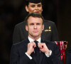 Emmanuel Macron - president de la Republique Francaise - Remise du trophée de la Coupe du Monde 2022 au Qatar (FIFA World Cup Qatar 2022) à l'équipe d'argentine après sa victoire contre la France en finale (3-3 - tab 2-4). Doha, le 18 décembre 2022.