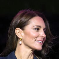 Kate Middleton : Robe sexy à sequins, soutien-gorge et ventre apparent... la duchesse reine des soirées débridées