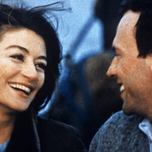 Archives - Anouck Aimée et Jean-Louis Trintignant sur le tournage du film "Un homme et une femme" 1966 
