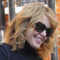 Kylie Minogue : elle s'accroche au futur... Mais elle ne devrait pas !