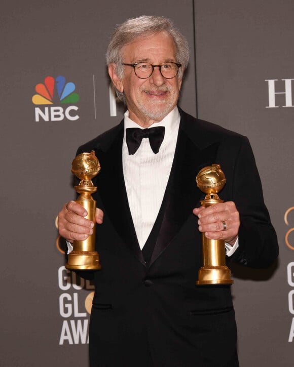 Steven Spielberg (Golden Globe du meilleur réalisateur et Golden Globe du meilleur film dramatique pour son film "The Fabelmans") dans la press-room de la 80ème cérémonie des Golden Globe, au "Beverly Hilton" à Los Angeles, le 10 janvier 2023. 