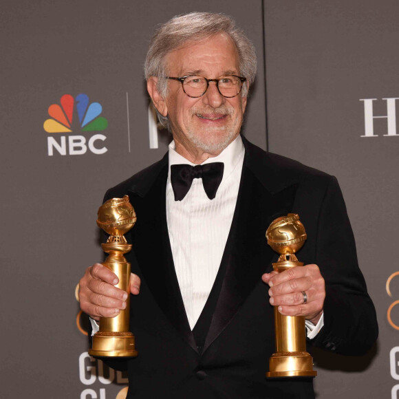 Steven Spielberg (Golden Globe du meilleur réalisateur et Golden Globe du meilleur film dramatique pour son film "The Fabelmans") dans la press-room de la 80ème cérémonie des Golden Globe, au "Beverly Hilton" à Los Angeles, le 10 janvier 2023. 