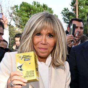 La Première dame française, Brigitte Macron (présidente de la Fondation Hôpitaux de Paris-Hôpitaux de France) - Lancement de l'édition 2023 de l'opération de collecte de fonds "Pièces Jaunes", destinée à améliorer la vie des enfants hospitalisés, au Jardin Albert 1er, à Nice, France, le 11 janvier 2023. © Bruno Bebert/Bestimage