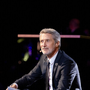 Antoine de Caunes (habillé en Dior Homme) - 47ème édition de la cérémonie des César à l'Olympia à Paris le 25 février 2022. © Borde / Jacovides / Bestimage 