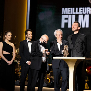 Ana Girardot , Bertrand Usclat, Le Sommet Des Dieux ( César Du Meilleur Film D'animation) réalisé par Patrick Imbert, produit par Jean-Charles Ostorero, Didier Brunner, Damien Brunner - 47ème édition de la cérémonie des César à l'Olympia à Paris le 25 février 2022. © Borde / Jacovides / Bestimage 