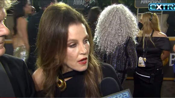 Lisa-Marie Presley lors d'une interview aux Golden Globes 2023.