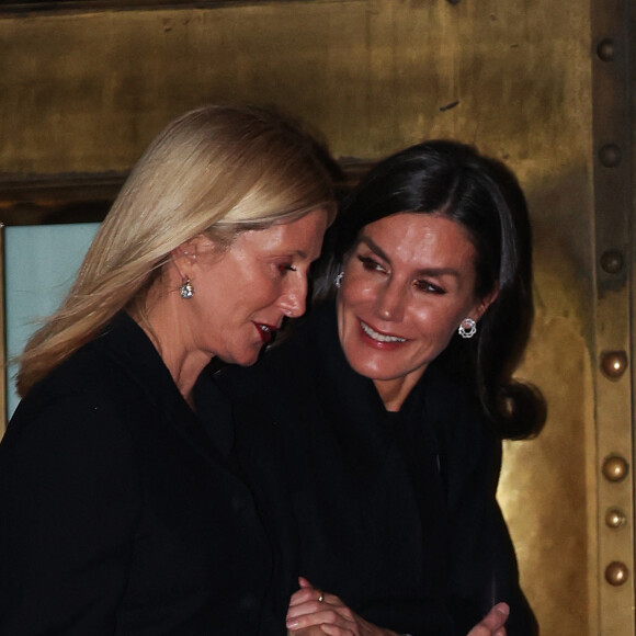 la reine Letizia d'Espagne et Marie Chantal Miller - Les invités de la famille de Grèce quittent le restaurant après un dîner la veille des funérailles de Constantin II de Grèce à Athènes le 15 janvier 2023. 