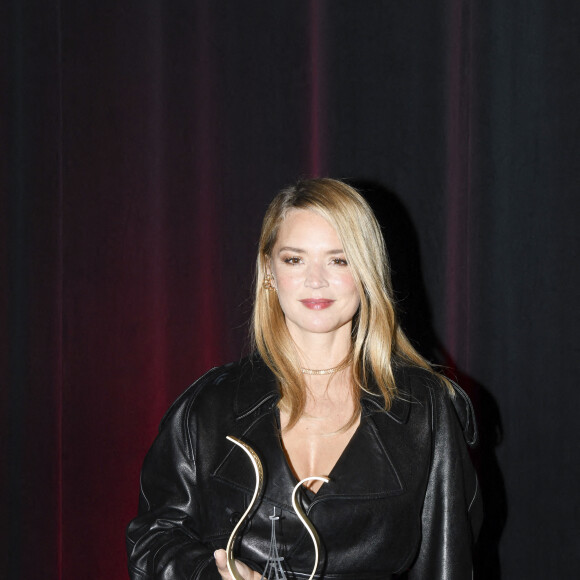 Semi Exclusif - Virginie Efira (meilleure actrice pour "Les enfants des autres") - Cérémonie et Press room de la 28ème Cérémonie des Lumières de la presse internationale au Forum des Images à Paris le 16 janvier 2023. © Philippe Perusseau / Bestimage