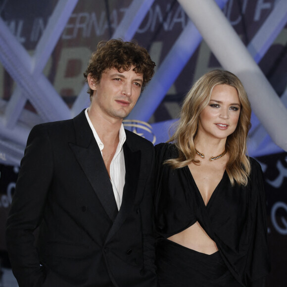 Niels Schneider et sa compagne Virginie Efira - Arrivées des personnalités pour la cérémonie en hommage au réalisateur américain J.Gray donnée lors du 19ème Festival International du Film de Marrakech le 12 novembre 2022. © Denis Guignebourg / Bestimage