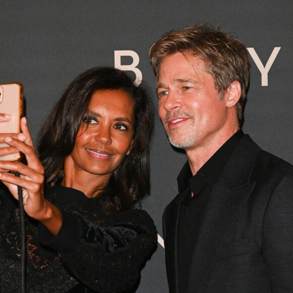 Brad Pitt et Karine Le Marchand à la première du film "Babylon" au cinéma Le Grand Rex à Paris, France. © Coadic Guirec/Bestimage