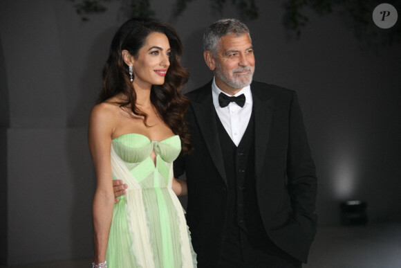 Amal Clooney and George Clooney - Photocall de la 2ème édition du gala annuel du musée de l'Académie à l'Academy Museum of Motion Pictures de Los Angeles, Californie, Etats-Unis, le 15 octobre 2022. © T. Lowe/Zuma Press/Bestimage