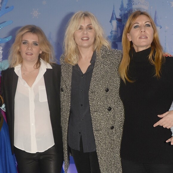 Marie-Amélie, Emmanuelle et Mathilde Seigner - Lancement du Noël de Disneyland Paris avec une nouvelle parade sur le thème "Les Nouvelles Princesses" à Marne-la-Vallée, le 15 novembre 2014.