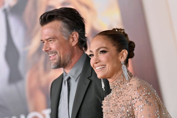 Josh Duhamel et Jennifer Lopez à la première du film "Shotgun Wedding" au cinéma Grauman's Chinese Theatre (TCL Chinese Theatre) à Los Angeles, Californie, Etats-Unis, le 18 janvier 2023. 