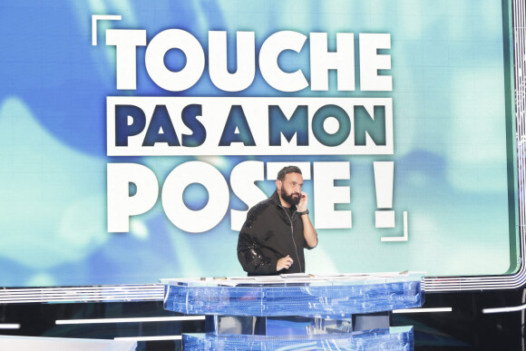 Exclusif - Cyril Hanouna sur le plateau de l'émission TPMP (Touche Pas à Mon Poste) présentée en direct par C.Hanouna et diffusée sur C8 - Paris le 9 janvier 2023 - © Jack Tribeca / Bestimage 