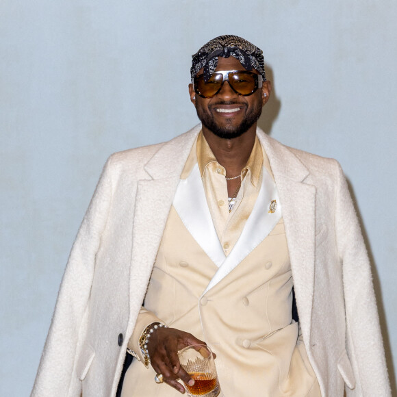 Usher - Photocall du défilé de mode Hommes "AMI" prêt-à-porter automne-hiver 2023/2024 lors de la fashion week de Paris. Le 19 janvier 2023 © Olivier Borde / Bestimage
