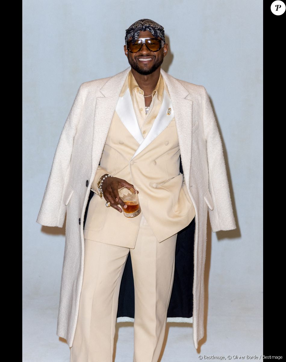 Usher - Photocall du défilé de mode Hommes "AMI" prêt-à-porter automne-hiver 2023/2024 lors de la fashion week de Paris. Le 19 janvier 2023 © Olivier Borde / Bestimage