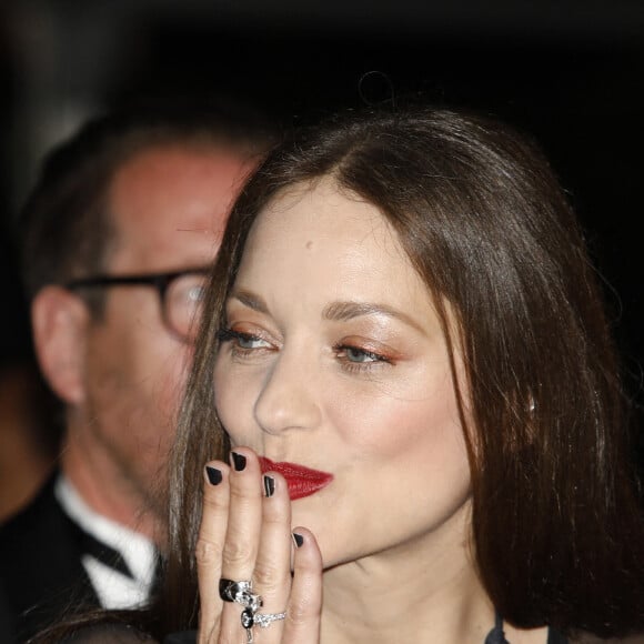 Marion Cotillard à la montée des marches de "Brother And Sister (frère et soeur)" lors du 75ème Festival International du Film de Cannes, le 20 mai 2022. © imageSPACE via Zuma Press/Bestimage