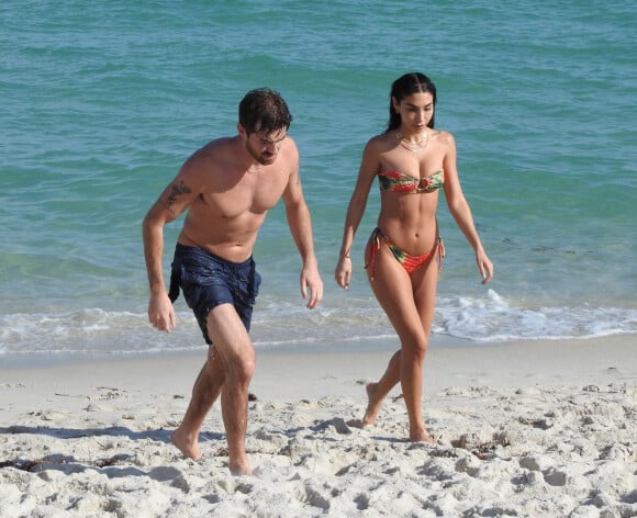 Drew Taggart et son ex copine Chantel Jeffries à Miami Beach le 5 décembre 2020.