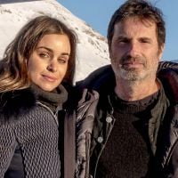 Richard Orlinski à l'Alpe d'Huez avec sa compagne Elisa : arrivée remarquée des amoureux en hélicoptère...