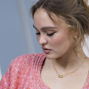 Lily Rose Depp - Photocall du défilé de mode prêt-à-porter printemps-été 2021 "Chanel" au Grand Palais à Paris. Le 6 octobre 2020 © Olivier Borde / Bestimage 