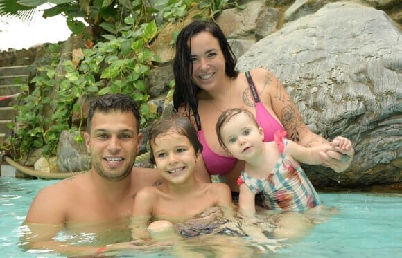 Kelly Helard et Neymar avec leurs enfants Lyam et Lyana