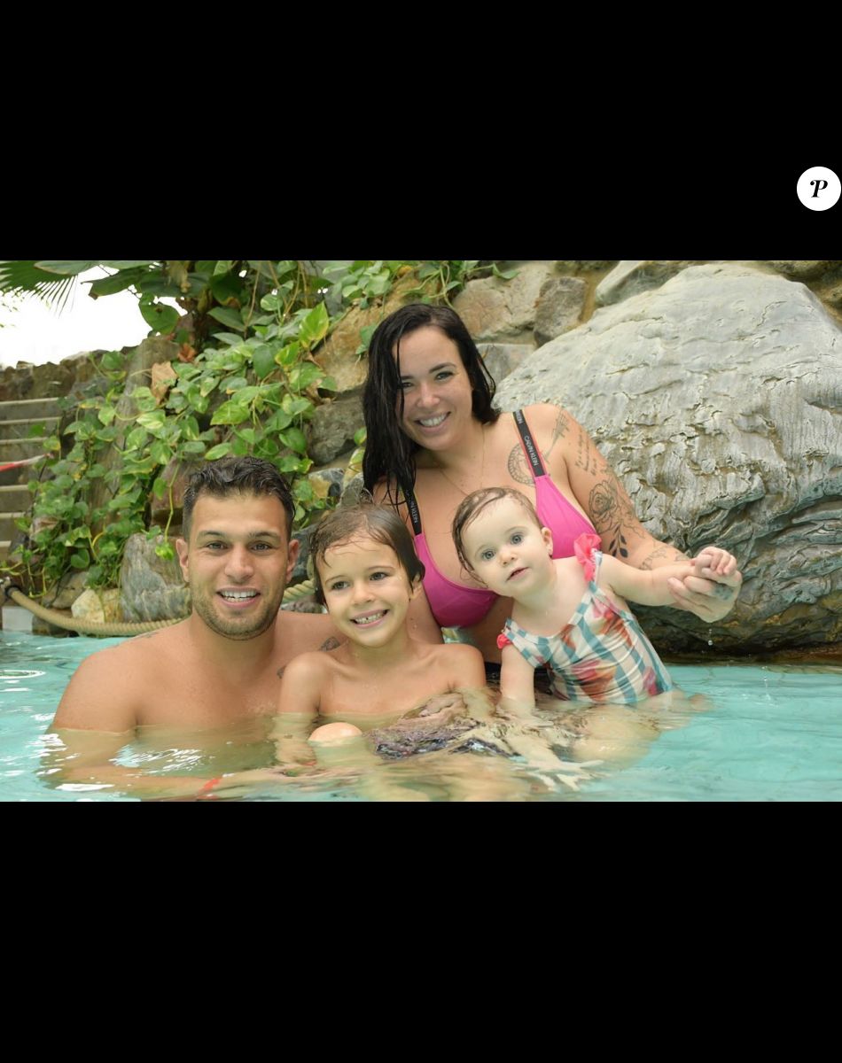 Kelly Helard et Neymar avec leurs enfants Lyam et Lyana