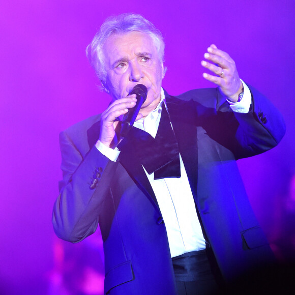 Exclusif - Michel Sardou aux Arènes de Nîmes pour le second concert de sa dernière tournée "La Dernière Danse" le 7 juillet 2017. © Bruno Bebert / Bestimage