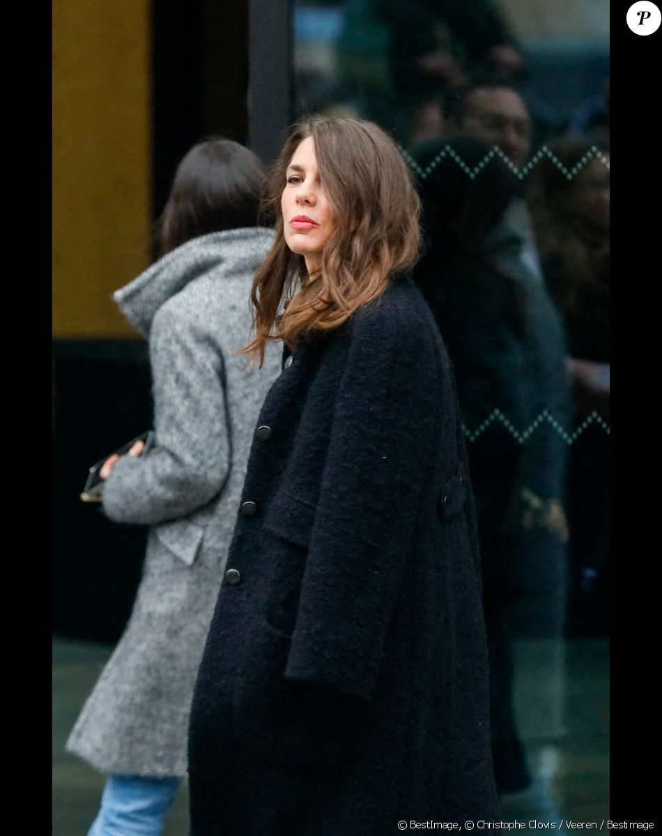 Charlotte Casiraghi - Arrivées au défilé Chanel Haute Couture printemps / été 2023 lors de la fashion week à Paris le 24 janvier 2023. © Christophe Clovis / Veeren / Bestimage