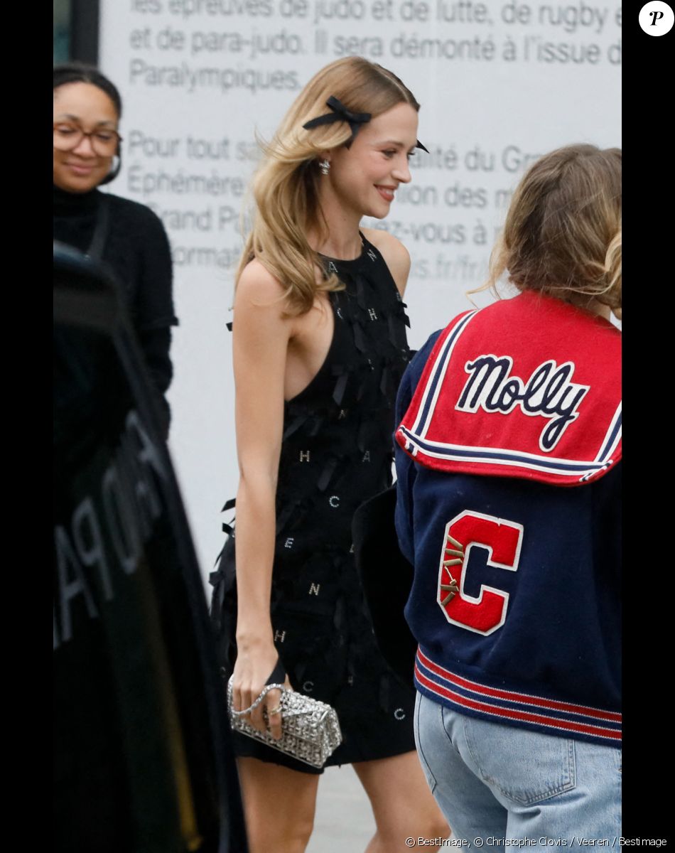 Angele - Arrivées au défilé Chanel Haute Couture printemps / été 2023 lors de la fashion week à Paris le 24 janvier 2023. © Christophe Clovis / Veeren / Bestimage