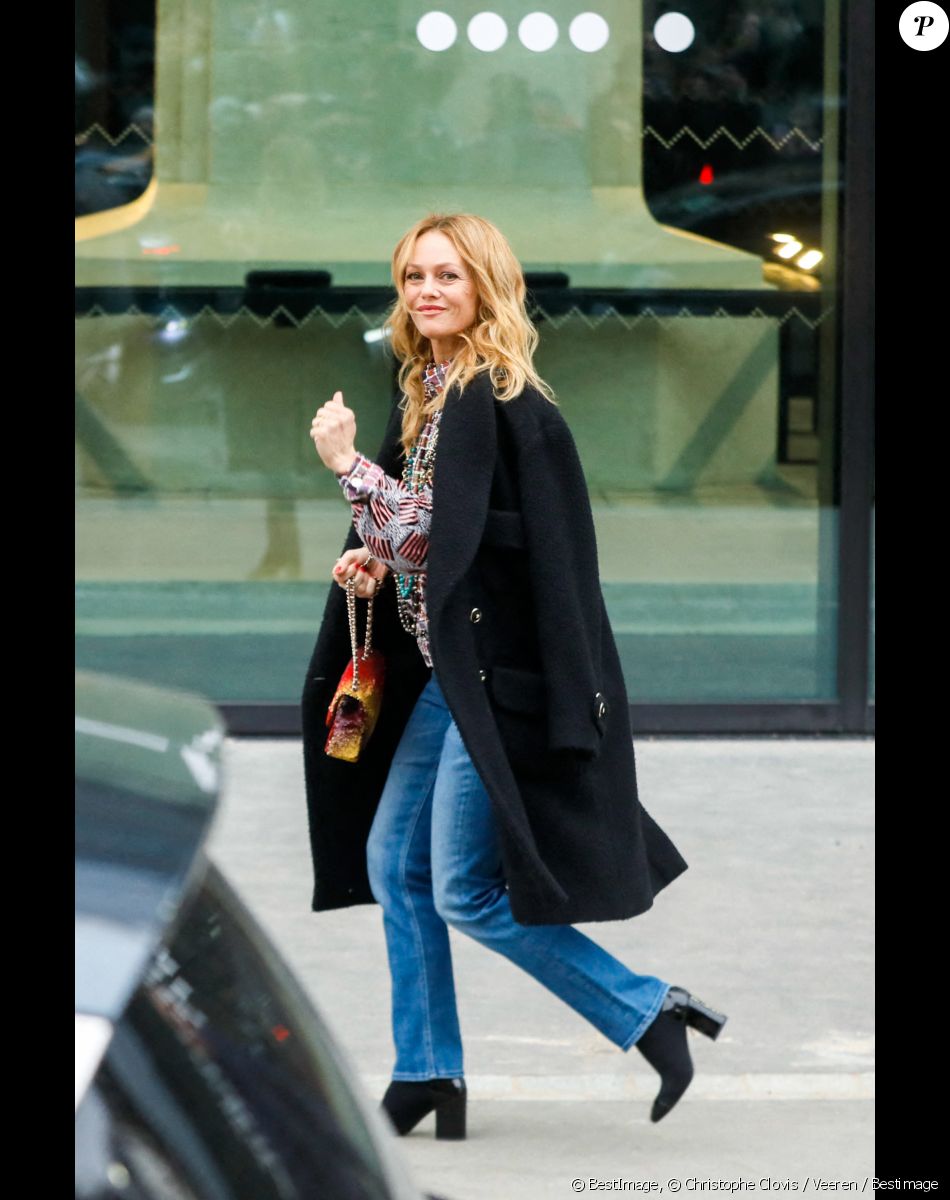 Vanessa Paradis - Arrivées au défilé Chanel Haute Couture printemps / été 2023 lors de la fashion week à Paris le 24 janvier 2023. © Christophe Clovis / Veeren / Bestimage