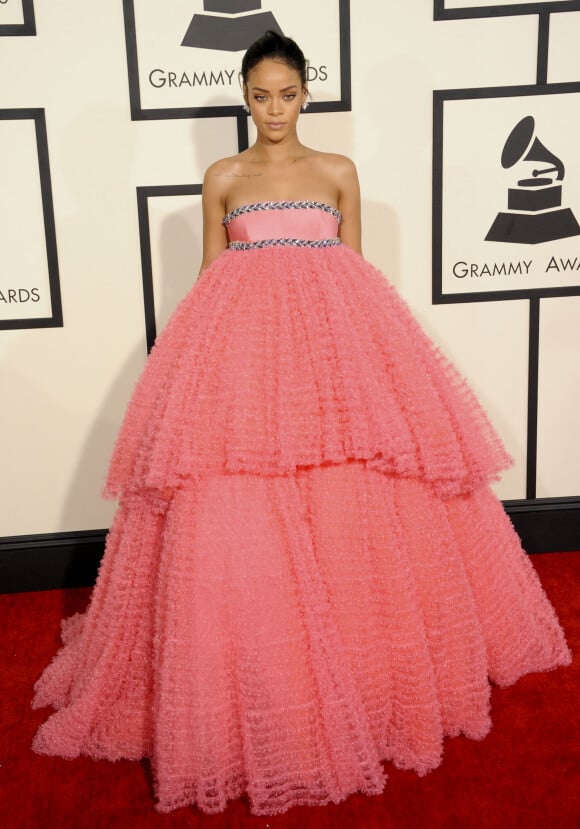 La chanteuse Rihanna - Arrivée à la 57ème soirée annuelle des Grammy Awards au Staples Center à Los Angeles, le 8 février 2015. 