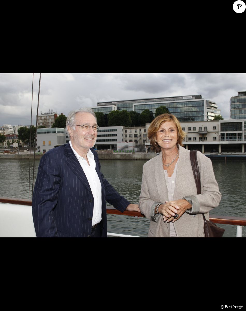 Bernard Le Coq et sa femme Martine à la soirée de la charcuterie artisanale sur seine à Paris le 11 juin 2012.