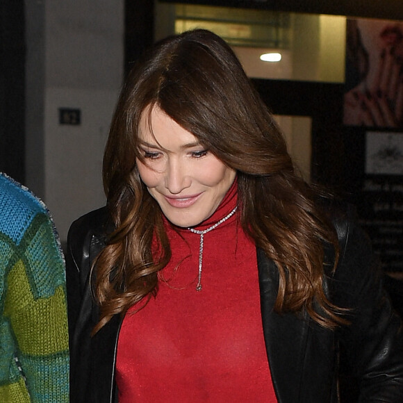 Exclusif - Carla Bruni arrivant au défilé de mode Haute-Couture Jean-Paul Gaultier, au siège parisien du couturier, lors de la Fashion Week Printemps-été 2023 de Paris. Le 25 janvier 2023.