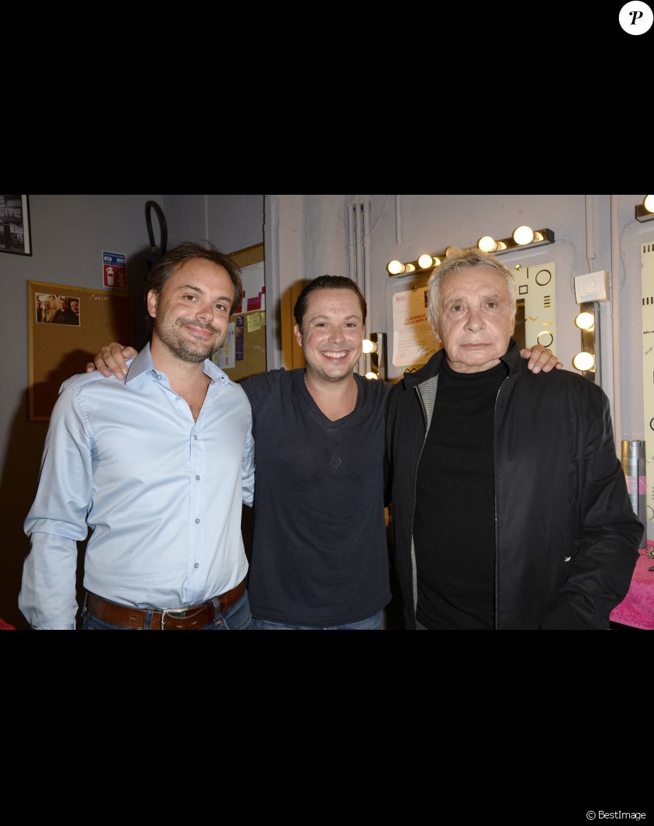 Michel Sardou et ses fils Romain et Davy - Michel Sardou assiste à la représentation de son fils Davy au Théâtre Rive-Gauche dans la pièce "Georges et Georges " à Paris le 2 septembre 2014.