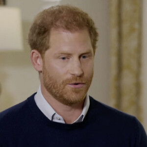 Le prince Harry esquive la question lors d'une interview à la télévision britannique sur le couronnement de son père. 