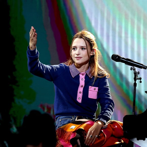 Exclusif - La chanteuse Angèle - Enregistrement de l'émission "Le gala des Pièces Jaunes, le concert événement" au Zenith de Paris, diffusée le 28 janvier sur France 2. Le 25 janvier 2023 © Dominique Jacovides / Bestimage 