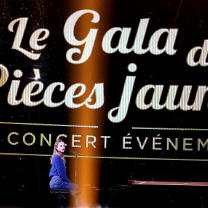 Exclusif - La chanteuse Angèle - Enregistrement de l'émission "Le gala des Pièces Jaunes, le concert événement" au Zenith de Paris, diffusée le 28 janvier sur France 2. Le 25 janvier 2023 © Dominique Jacovides / Bestimage 